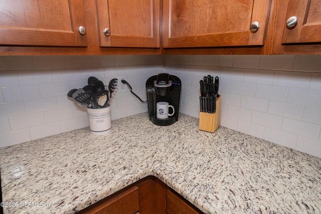 1724 ORLANDO Circle N, Jacksonville, FL 32207