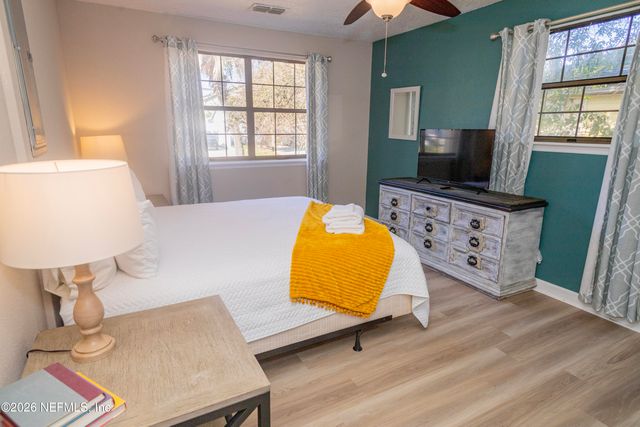 1724 ORLANDO Circle N, Jacksonville, FL 32207