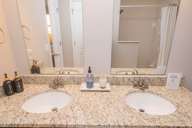 1724 ORLANDO Circle N, Jacksonville, FL 32207