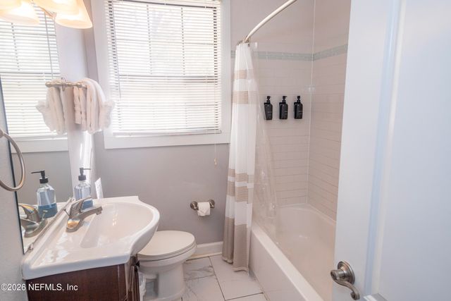 1724 ORLANDO Circle N, Jacksonville, FL 32207