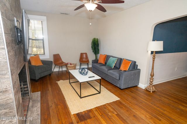 1724 ORLANDO Circle N, Jacksonville, FL 32207