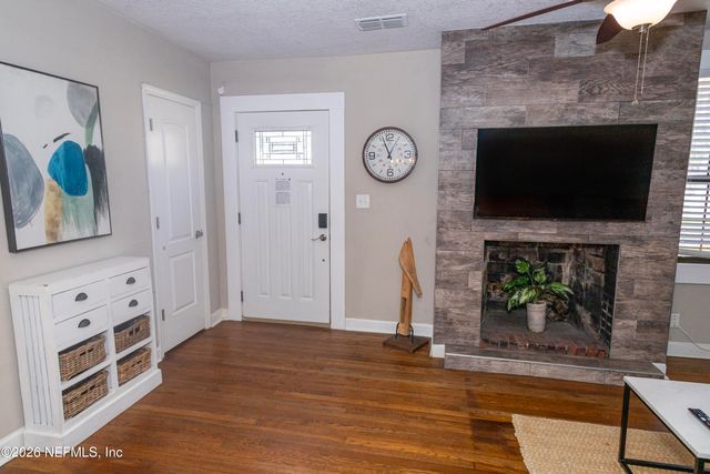 1724 ORLANDO Circle N, Jacksonville, FL 32207