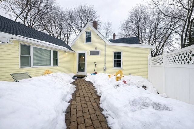 156 Fort Hill St, Hingham, MA 02043