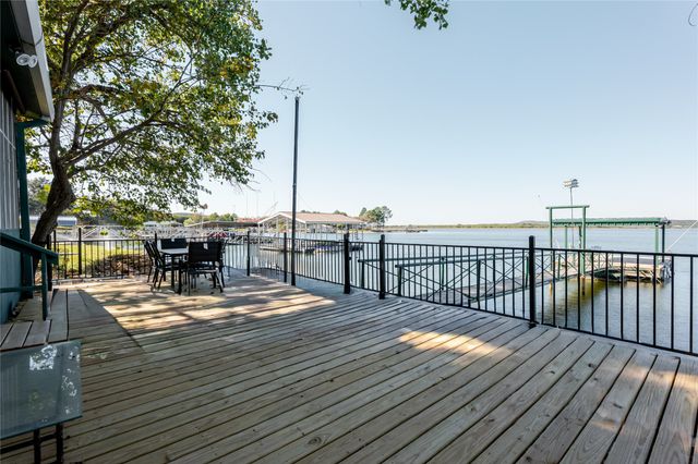 1601 Forum Circle 156, Graford, TX 76449