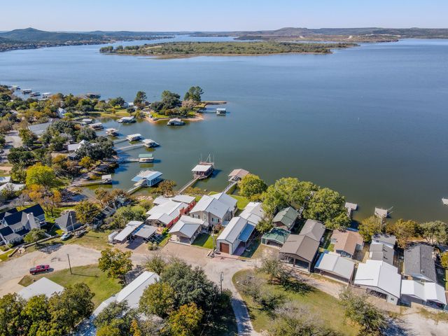 1601 Forum Circle 156, Graford, TX 76449