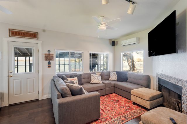 1601 Forum Circle 156, Graford, TX 76449