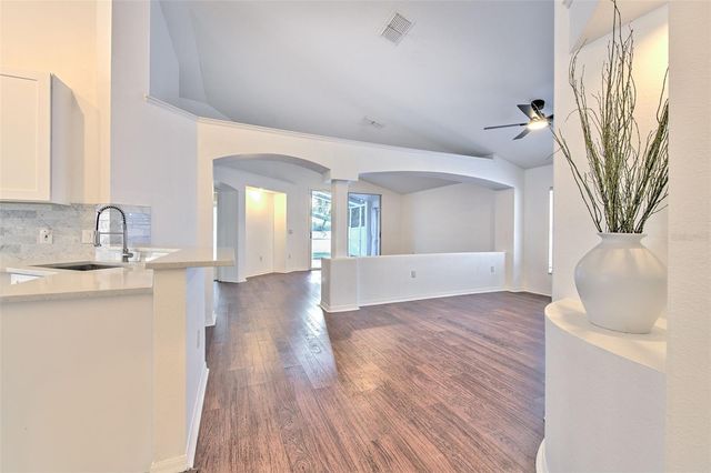 6910 JAMESTOWN MANOR DRIVE, Riverview, FL 33578