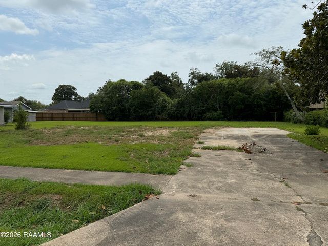 124 Charles Drive, Lafayette, LA 70508