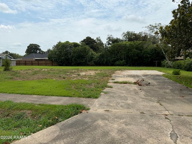 124 Charles Drive, Lafayette, LA 70508