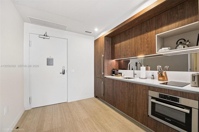 1611 SW 2 Ave 1007, Miami, FL 33129