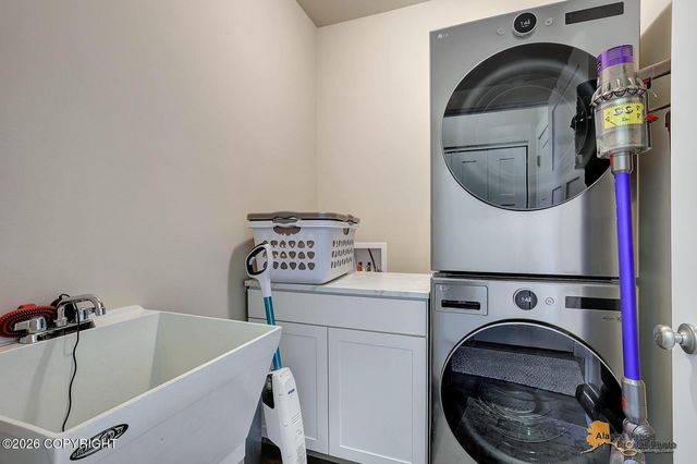 7078 S Hayfield Road, Wasilla, AK 99623