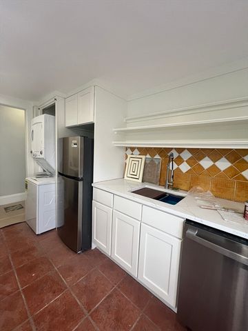 41 Concord Ave 2, Cambridge, MA 02138