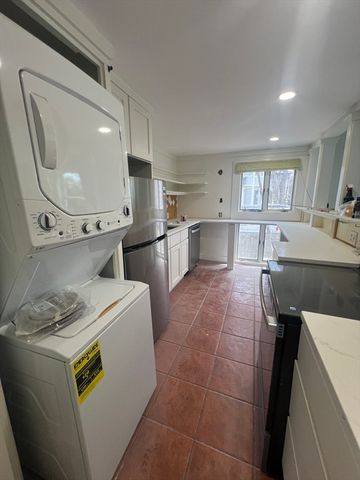 41 Concord Ave 2, Cambridge, MA 02138