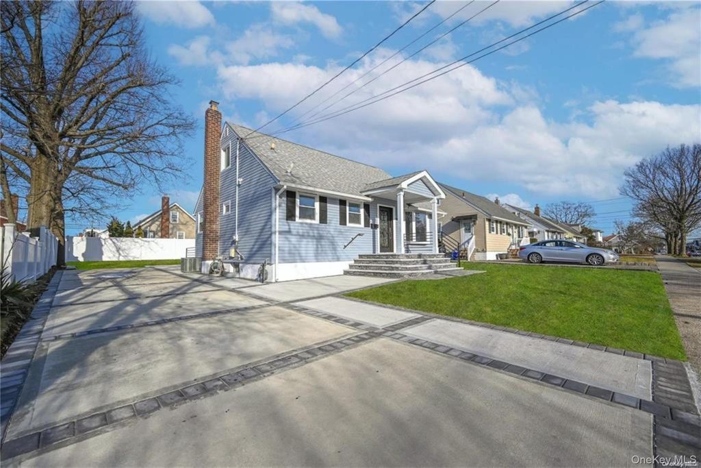 253 Meyer Avenue, Valley Stream, NY 11580 — photo 2