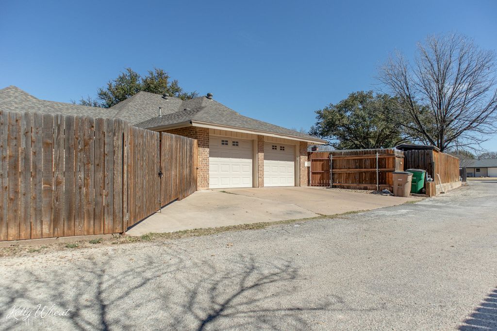 Image 44 of property listing at 5017 Green Valley Circle, San Angelo, TX 76904