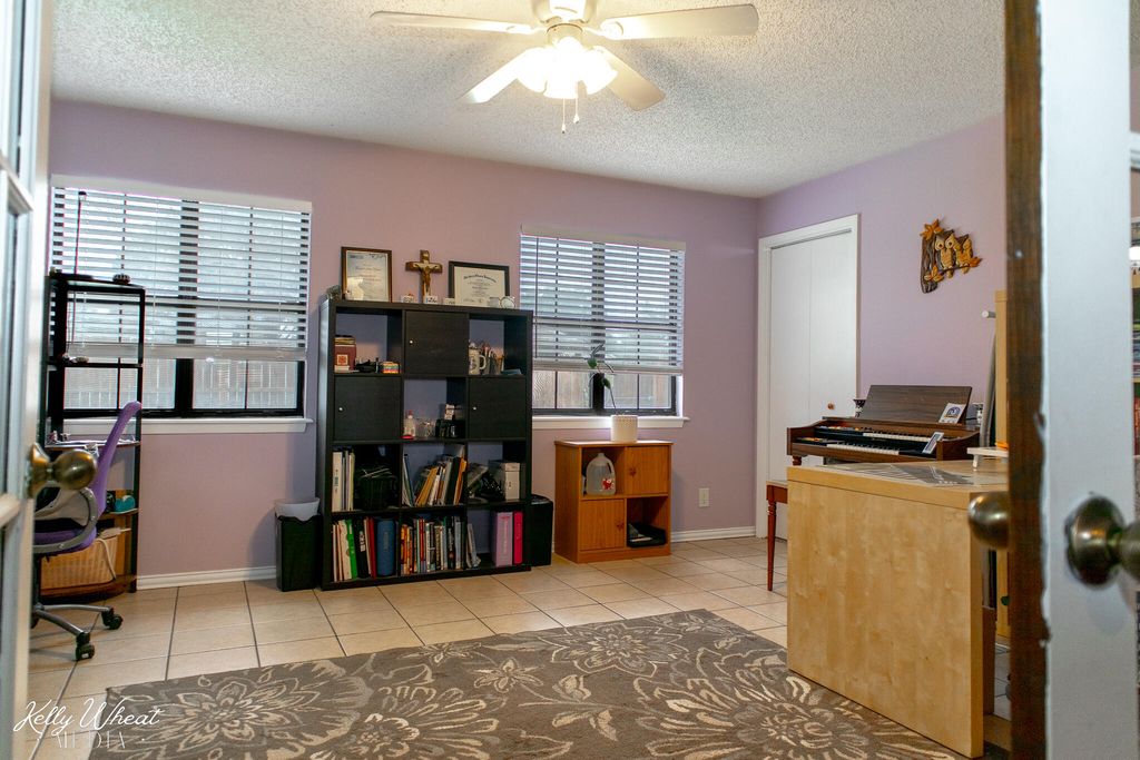 Image 6 of property listing at 5017 Green Valley Circle, San Angelo, TX 76904