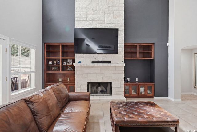 9619 ASTER CIR, Garden Ridge, TX 78266