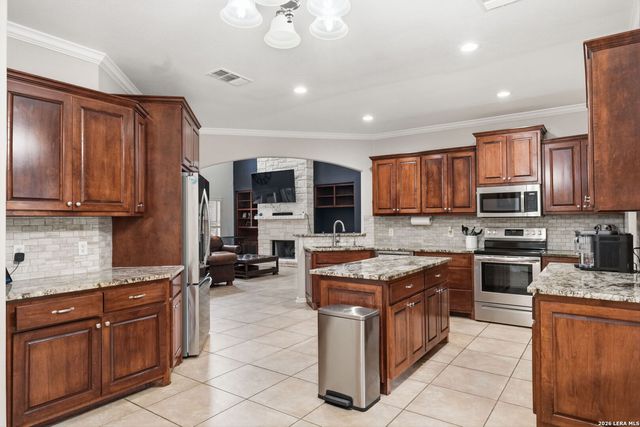 9619 ASTER CIR, Garden Ridge, TX 78266