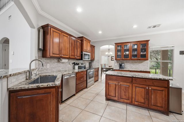 9619 ASTER CIR, Garden Ridge, TX 78266