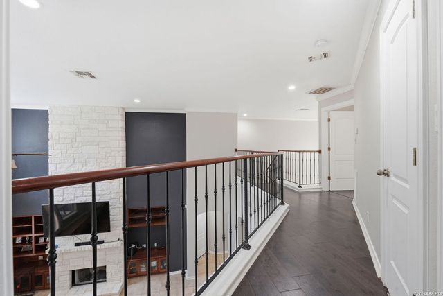 9619 ASTER CIR, Garden Ridge, TX 78266