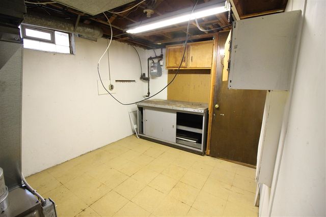 7521 Katherine Street, Taylor, MI 48180