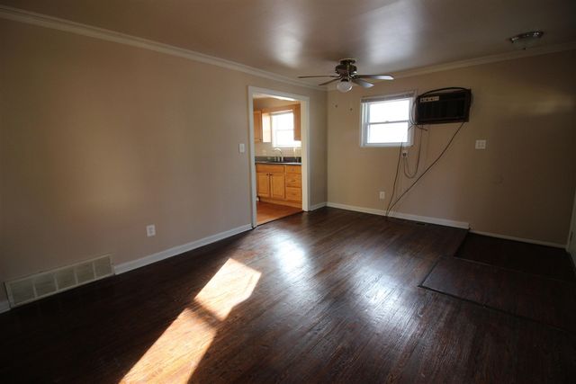 7521 Katherine Street, Taylor, MI 48180