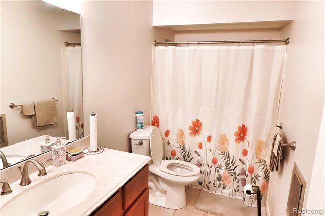 7600 Woodview Street 2, Westland, MI 48185
