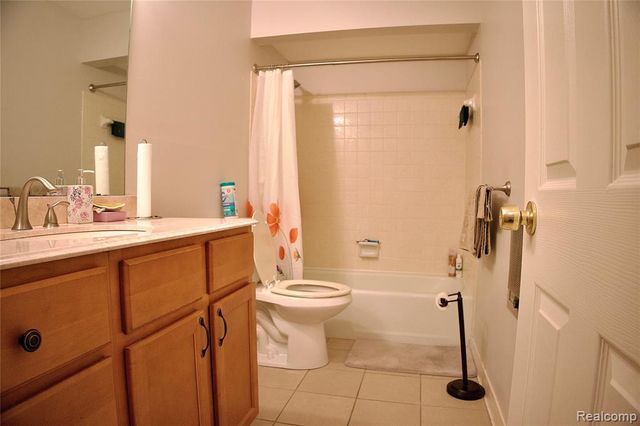 7600 Woodview Street 2, Westland, MI 48185