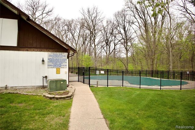 7600 Woodview Street 2, Westland, MI 48185