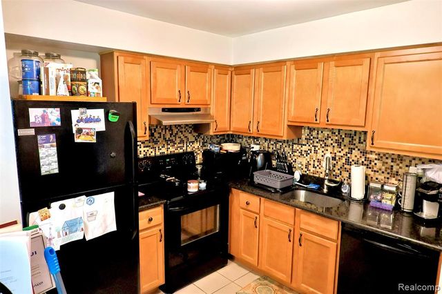 7600 Woodview Street 2, Westland, MI 48185