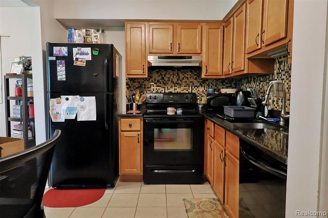 7600 Woodview Street 2, Westland, MI 48185