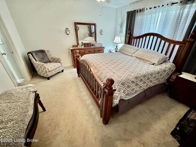 9231 Hawthorne Pointe Dr, Louisville, KY 40272