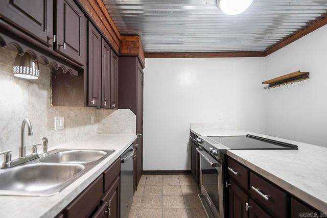 9 Blackstone Circle, North Little Rock, AR 72118