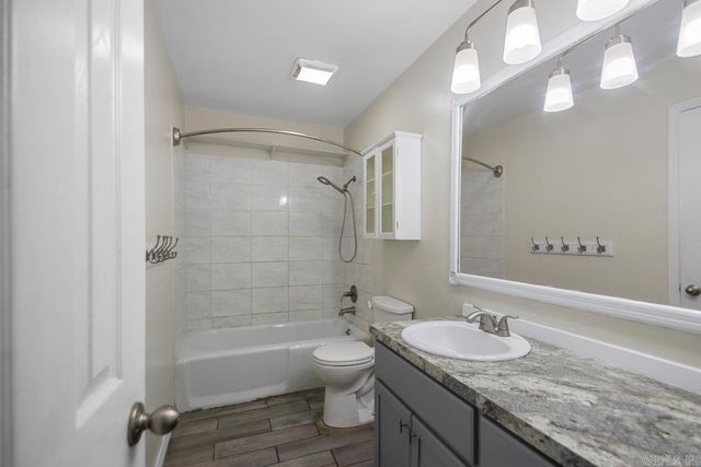 9 Blackstone Circle, North Little Rock, AR 72118