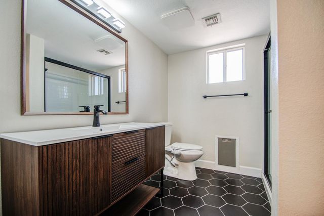 7761 N 19th Drive, Phoenix, AZ 85021