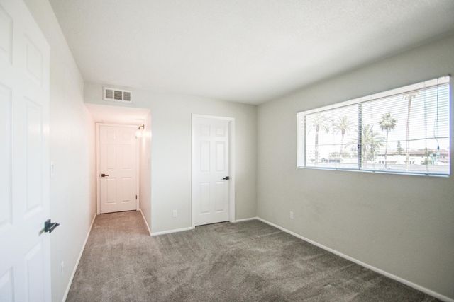 7761 N 19th Drive, Phoenix, AZ 85021