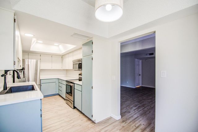 7761 N 19th Drive, Phoenix, AZ 85021