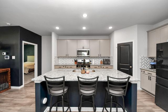 215 Intrepid Trail, Magnolia, TX 77354