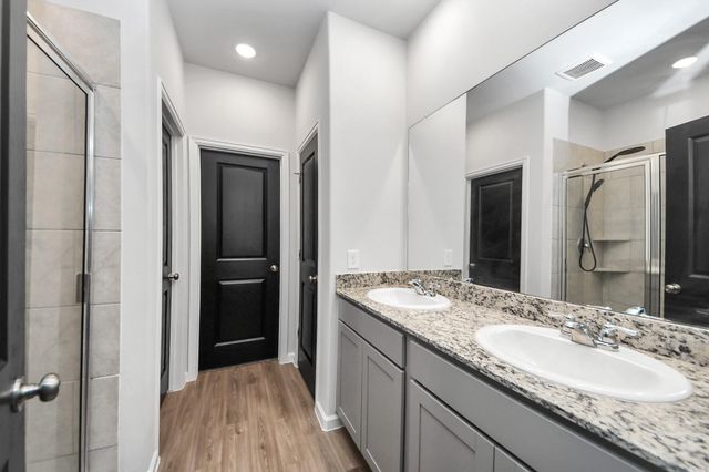 215 Intrepid Trail, Magnolia, TX 77354