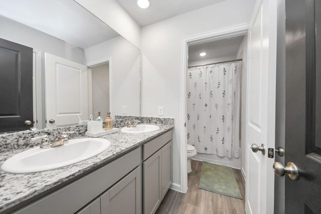 215 Intrepid Trail, Magnolia, TX 77354