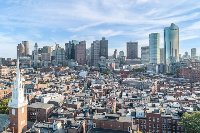 5 Holden Ct 3, Boston, MA 02109