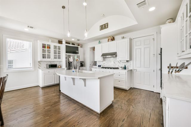 605 Quintana Roo Place, Seabrook, TX 77586