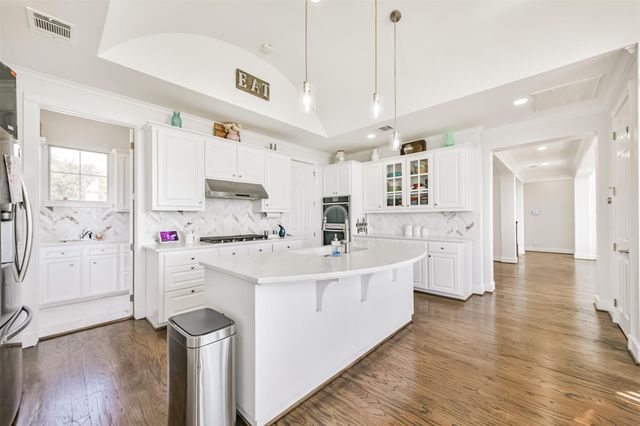 605 Quintana Roo Place, Seabrook, TX 77586