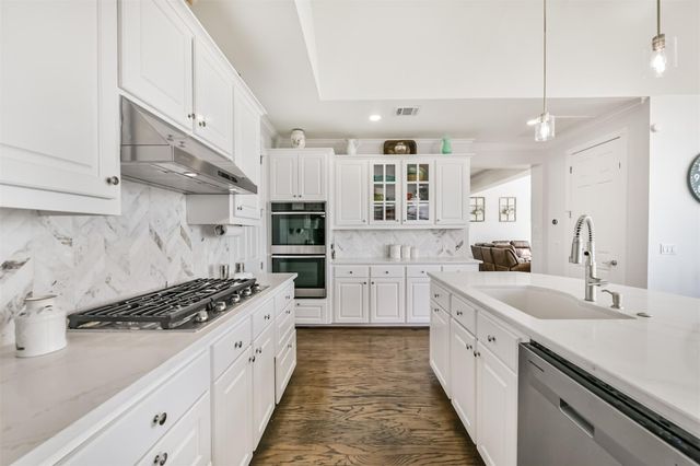 605 Quintana Roo Place, Seabrook, TX 77586