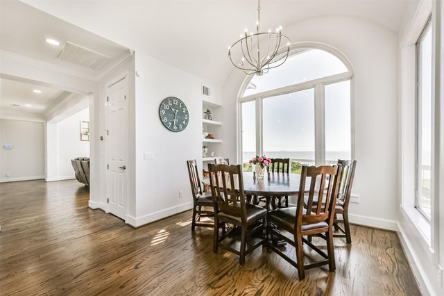 605 Quintana Roo Place, Seabrook, TX 77586