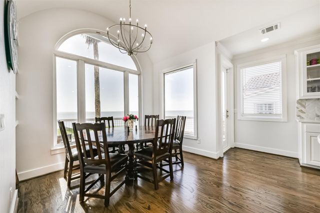 605 Quintana Roo Place, Seabrook, TX 77586