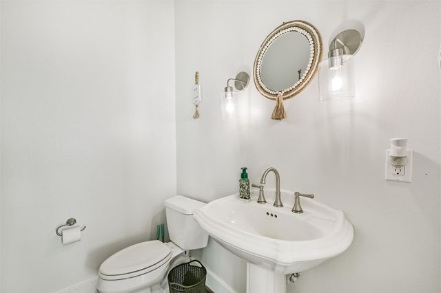 605 Quintana Roo Place, Seabrook, TX 77586