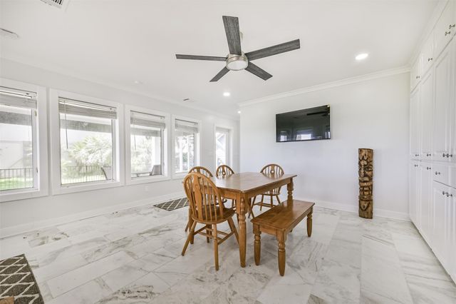 605 Quintana Roo Place, Seabrook, TX 77586
