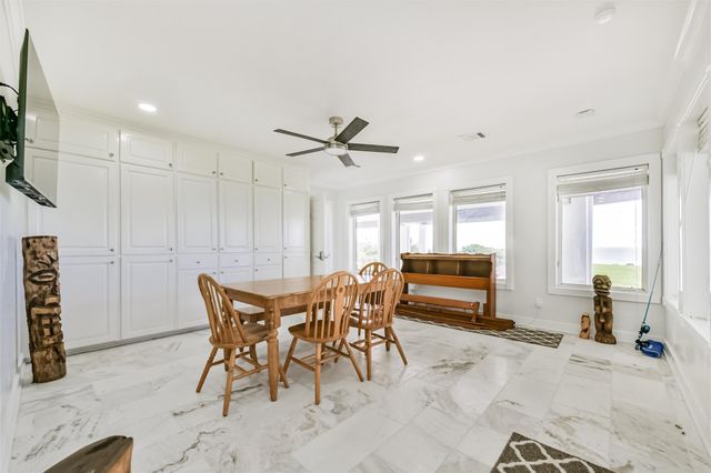 605 Quintana Roo Place, Seabrook, TX 77586