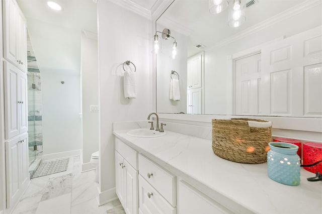 605 Quintana Roo Place, Seabrook, TX 77586